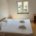 With Free Private Parking Apartamento *