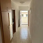 With Free Private Parking Apartamento *