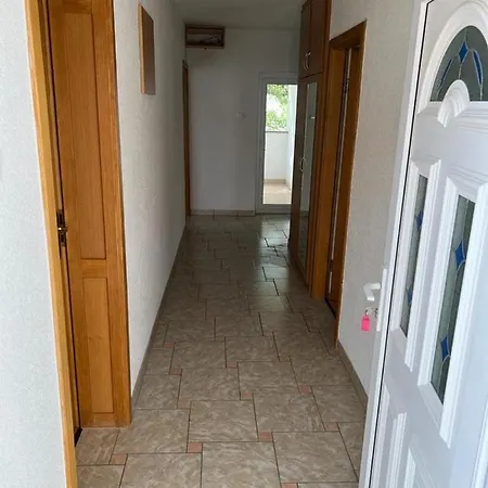 Apartment With Free Private Parking