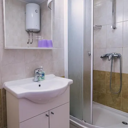 Apartment With Free Private Parking